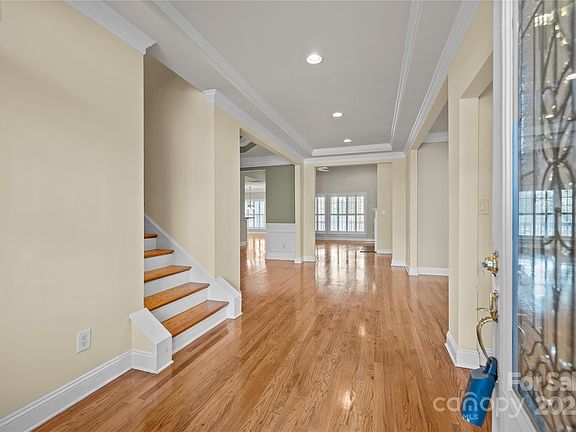 3rd image of 765 Cherry Hills Pl