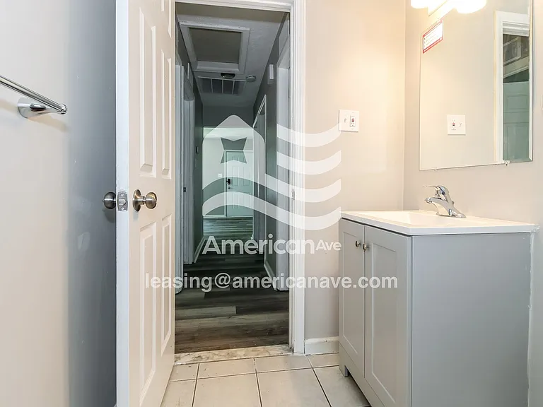742193_008_main_bathroom_13840396.jpg