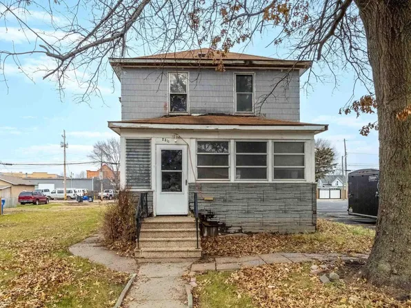2311 6th Ave, Moline, IL 61265