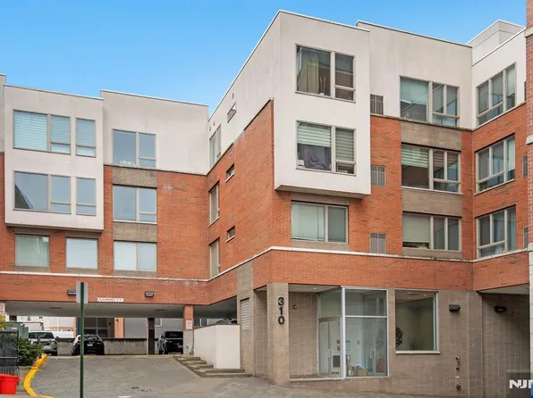 310 Cliff Ln APT 3B, Cliffside Park, NJ 07010