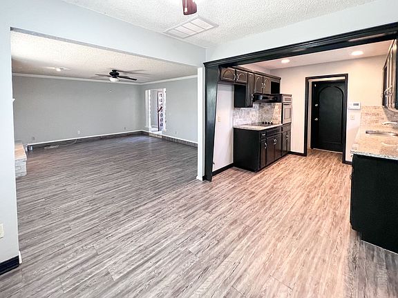 5th image of 3821 Meadow Ln
