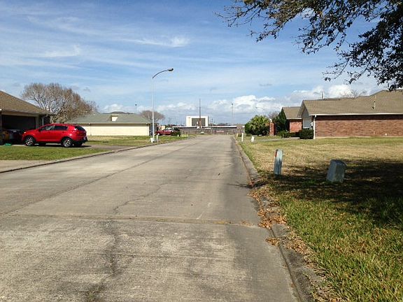 3rd image of 4607 Aspen Ln