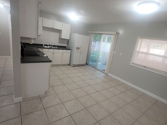 3rd image of 9501 N Willow Ave