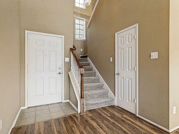 4th image of 2968 Muirfield Dr