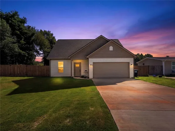 102 Turkey Trot Rd, Williamston, SC 29697