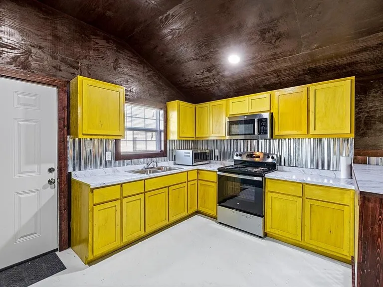 2823 Avenue Q #B — Photo 4