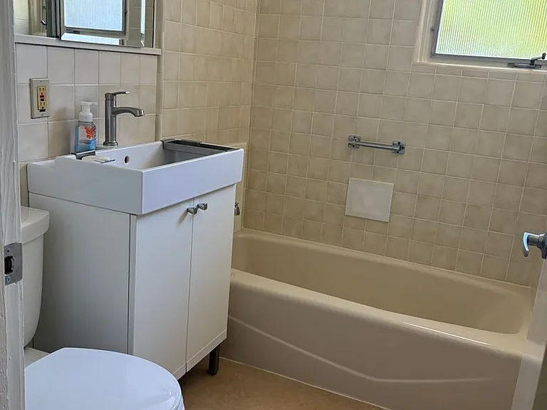 14 Roosevelt Cir — Photo 11