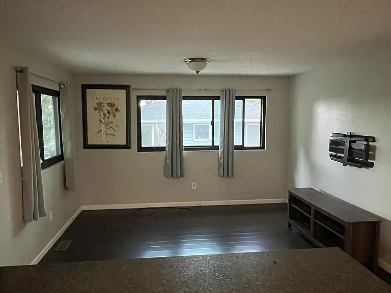 1470 W Alaska Pl — Photo 8