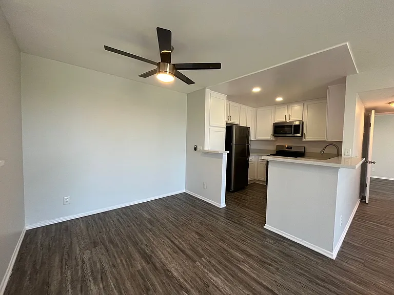 5235 Kester Ave — Photo 53