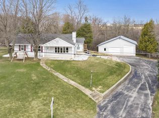 1202 Red Maple Rd, De Pere, WI 54115