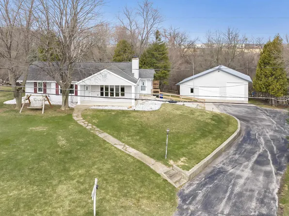 1202 Red Maple Rd, De Pere, WI 54115