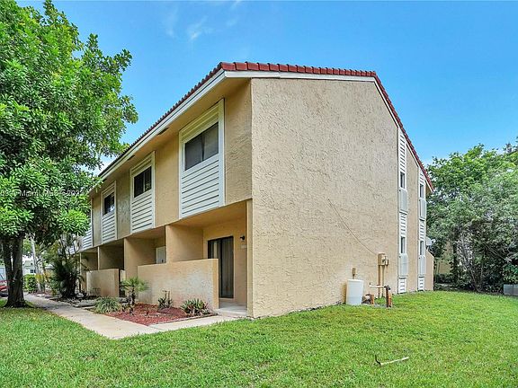 4th image of 9272 NW 40th St #9272