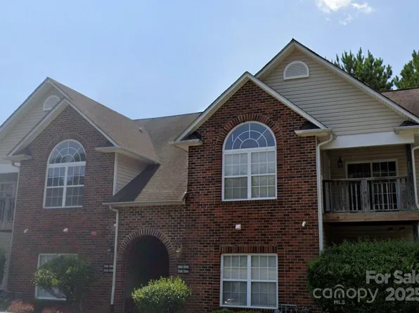 2564 Carya Pond Ln, Charlotte, NC 28212