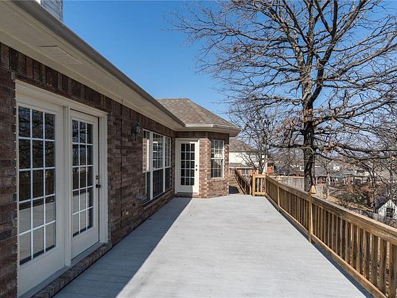4th image of 1806 Bunker Hill Dr