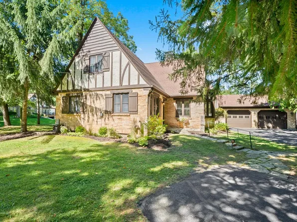 784 Arrowhead DRIVE, Fontana, WI 53125