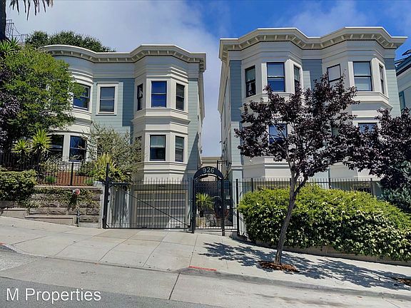 3rd image of 926 Grove St APT 4