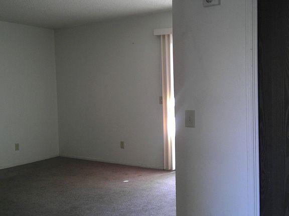 2nd image of 4335 E Fairmount St Unit 2