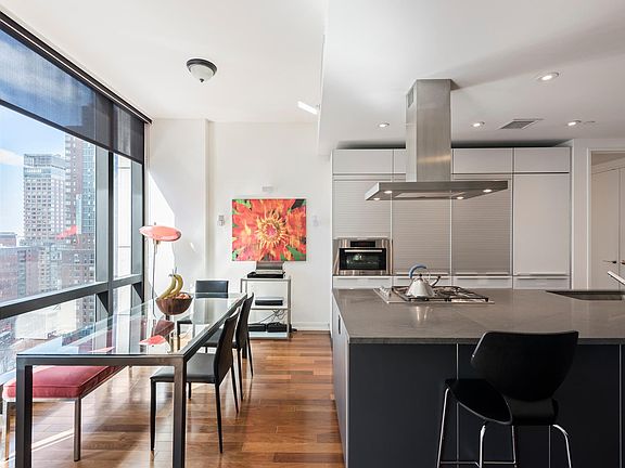 3rd image of 101 Warren St APT 1640