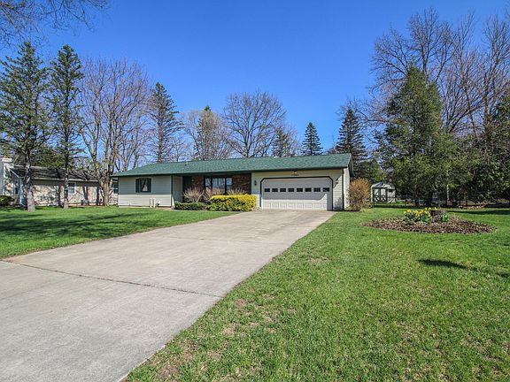 5th image of 17363 Mackinaw Rd