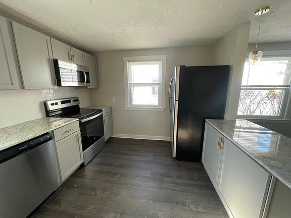 2nd image of 122 Henderson Ave