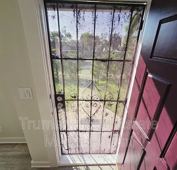 433 W Garfield Ave — Photo 22