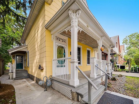 5th image of 211 Cameron Ave