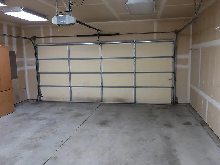 2514 Aviation Dr — Photo 16