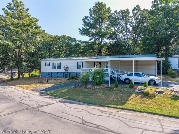 1604 Carriage Way, Van Buren, AR 72956