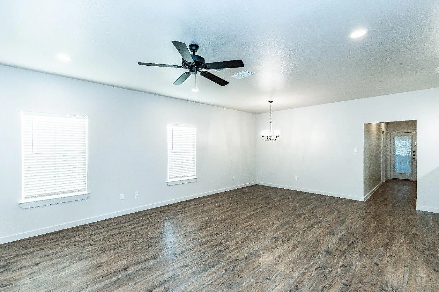 2 bed, 2.0 bath, 1214 sqft, $1,450 — Photo 3