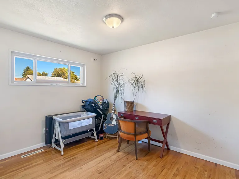 141 Sherri Dr — Photo 19
