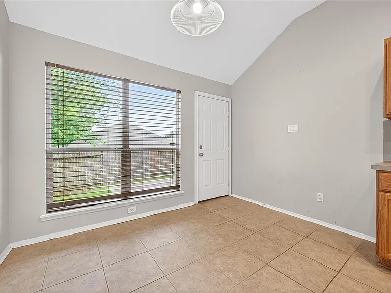 18499 Sunrise Pines Dr — Photo 16