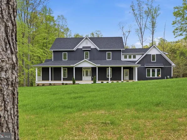 515 Noahs Landing Dr, Bumpass, VA 23024