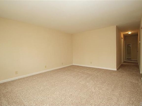 5th image of 2196 Sandra Dr