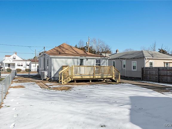2nd image of 411 Clover Hill Ave