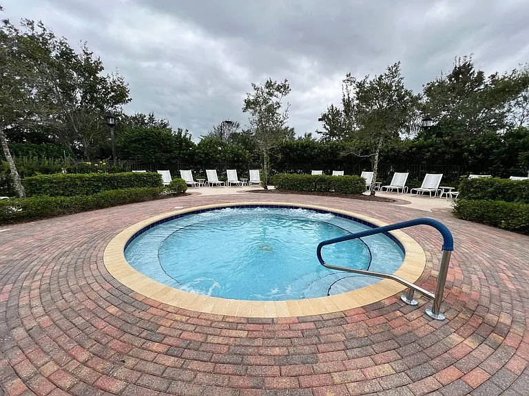11948 SW Crestwood Cir — Photo 51