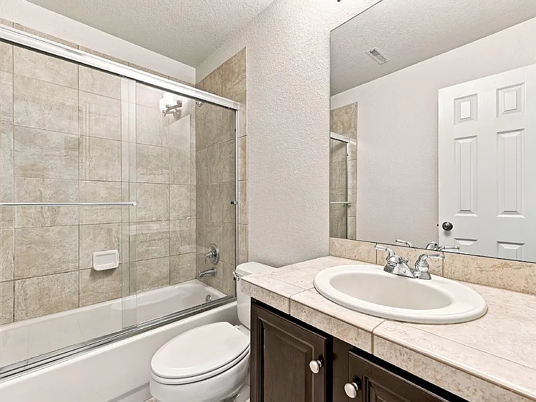 2425 Vanreen Dr — Photo 46