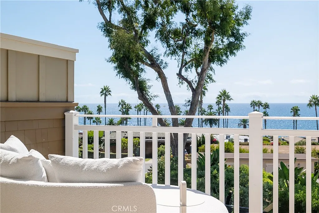 3 bed, 3.5 bath, 2900 sqft, $185,000 — Photo 2