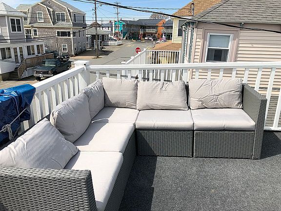 Roof Deck Lounge