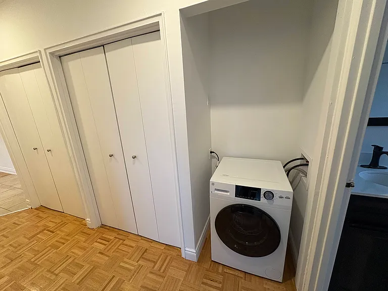 21 Balmoral Ave S #304 — Photo 12