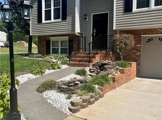 9525 Jefferson Valley Dr, Rural Hall, NC 27045