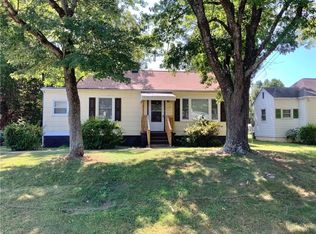 1415 Valley Ridge Dr, High Point, NC 27260