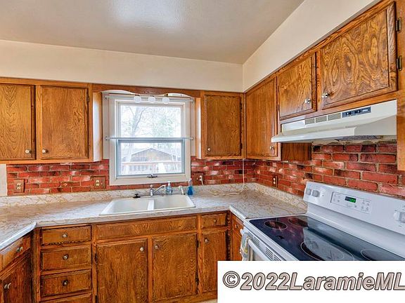4th image of 1513 Symons St