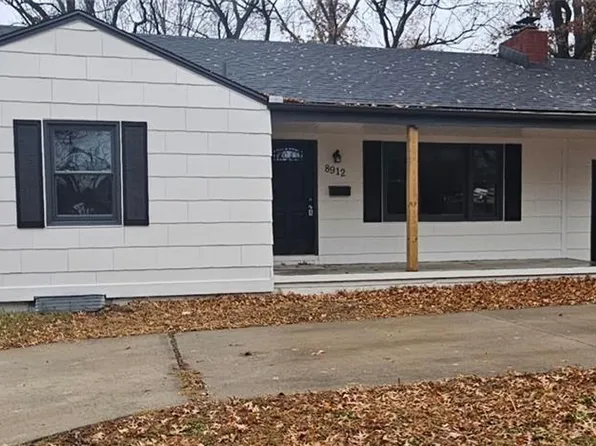 8912 E 66th St, Raytown, MO 64133