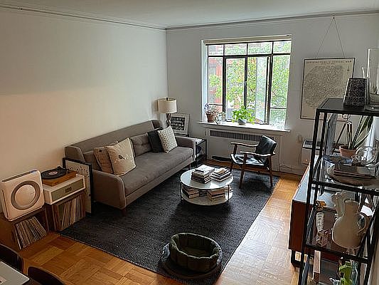 4th image of 250 W 24th St APT 4FE