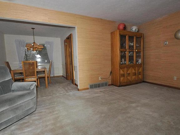 5th image of 4865 Fairway Oaks Dr
