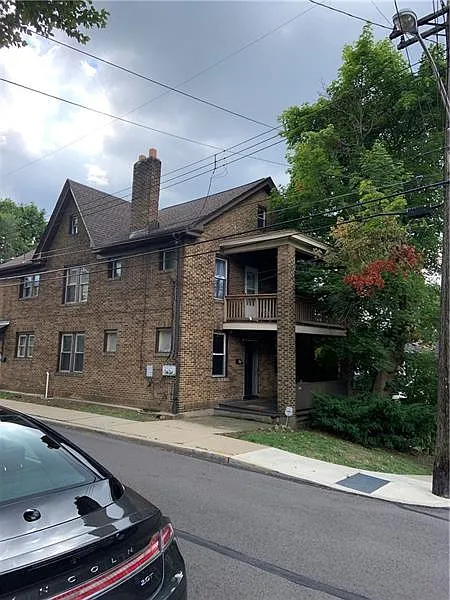 3031 Pinehurst Ave photo 1