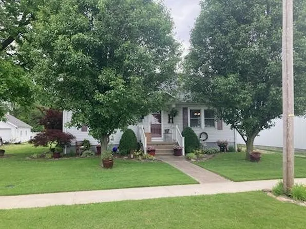 105 Martin St, Newton, IL 62448