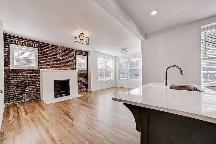 1123 N Main St #12 — Photo 9
