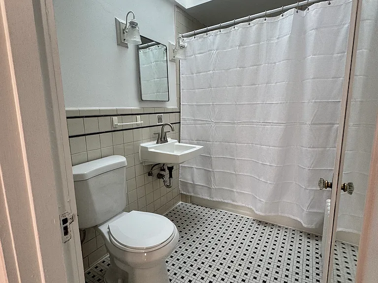 162 Main St #3 — Photo 18
