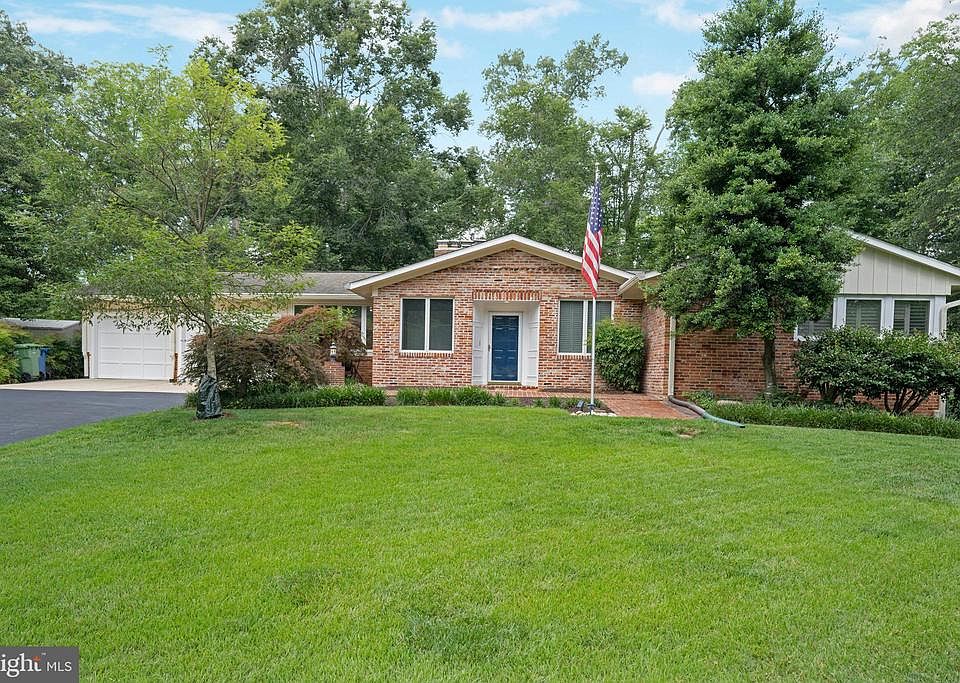 1st image of 4706 Tarpon Ln
